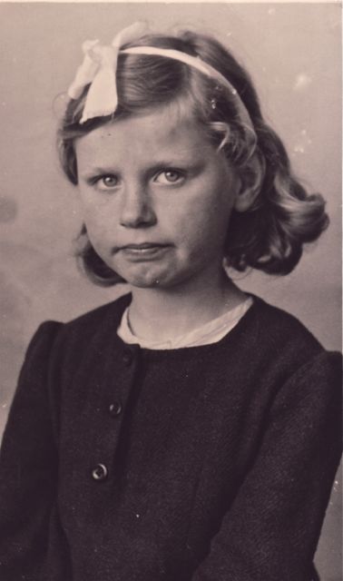 Elly Willems, toen ze hoorde dat ze niet geslaagd was voor het ingangsexamen van dokwerkster.